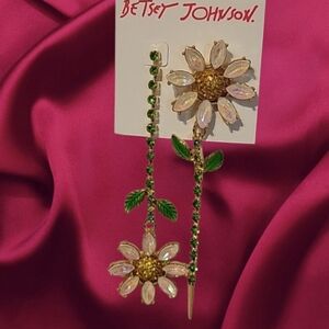 New Betsey Johnson Daisy Flower Gold Iridescent Crystal Dangling Earrings